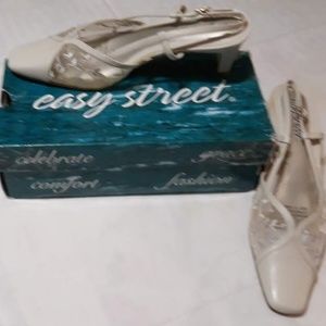 Easy Spirit Women's Cream Slingback Shoes Size 9.5